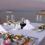 Szálloda Yacht Club