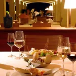 Szálloda Yacht Club 5*