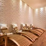 Yacht Club Hotel 5*