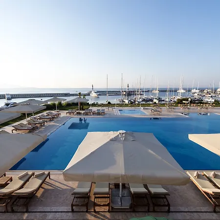 Yacht Club 5*
