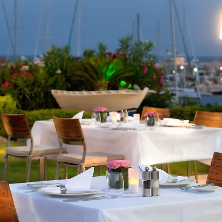 Hotel Yacht Club