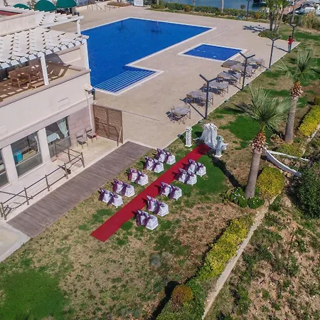 Yacht Club Szálloda