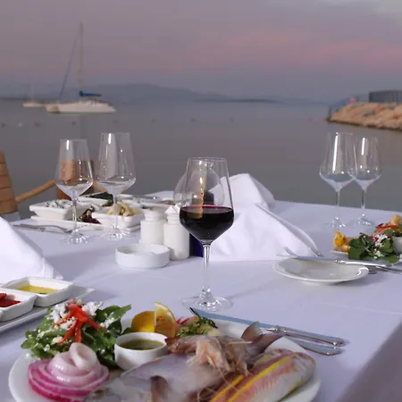 Otel Yacht Club