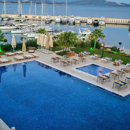 Yacht Club Szálloda