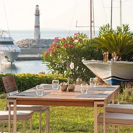 Yacht Club 5* Didim
