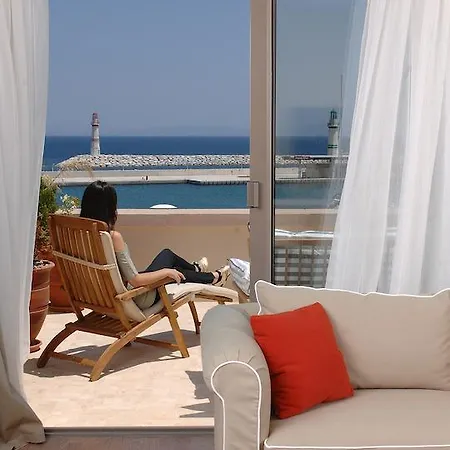 Szálloda Yacht Club