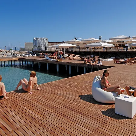 Yacht Club Szálloda Didim