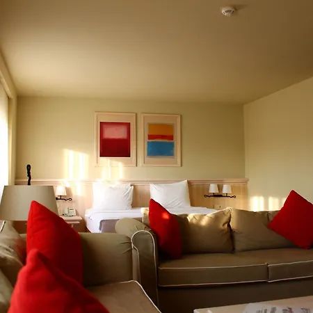 Szálloda Yacht Club 5*